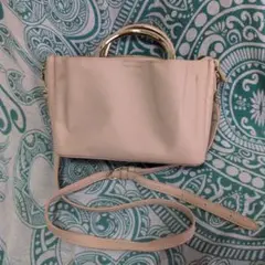 ベージュ ショルダーバッグ　アズールバイマウジー