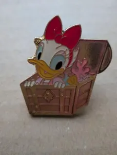 ディズニー　デイジー　ピンバッジ