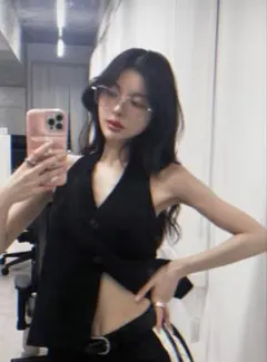 【新品未使用】ZARA ベスト 黒のサムネイル