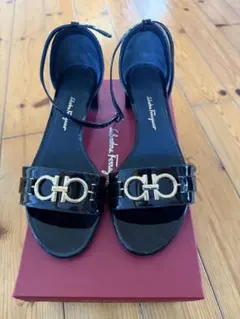 2026年最新】salvatore ferragamo サンダルの人気アイテム - メルカリ