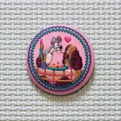ディズニー　わんわん物語　刺繍缶バッジ