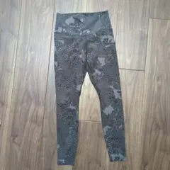 Nike DRI-FIT レース柄レギンス S　ヨガパンツ
