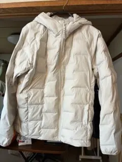 UNIQLO/ユニクロ　ホワイト フード付きダウンジャケット