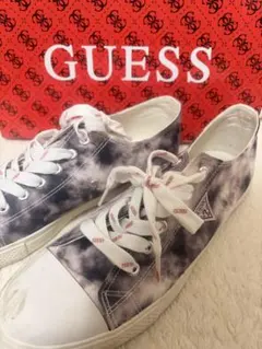 【値下げ可‼️】GUESS スニーカー 25cmのサムネイル
