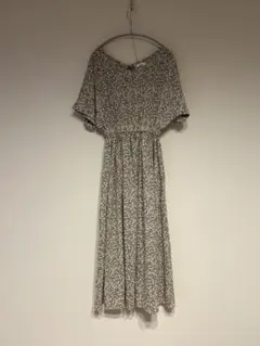 半袖　ワンピース　花柄
