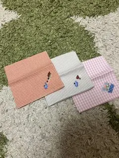 【3枚セット】　familiar 刺繍　ハンカチ