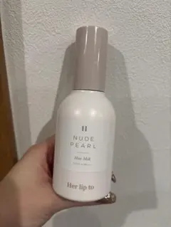 Her lip to NUDE PEARL Hair Milk