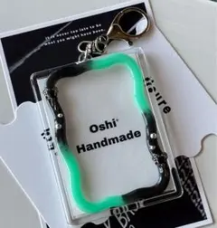 トレカキーホルダー　トレカケース　レジンデコ マーブル　ハート　黒　グリーン