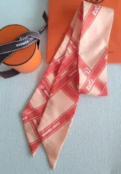 ◎人気柄◎HERMES エルメス ツイリー ボルデュック リボン柄 アイボリー ◎人気柄◎HERMES エルメス ツイリー ボルデュック リボン柄