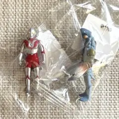 ウルトラソフビシリーズ　ミニチュアスイングマスコット　ウルトラマン・バルタン星人