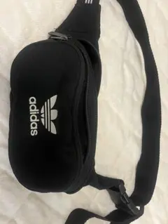 adidas ボディバッグ 黒 ナイロン