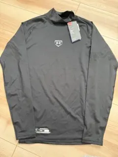 UNDER ARMOUR 長袖アンダーシャツ ブラック Mサイズ