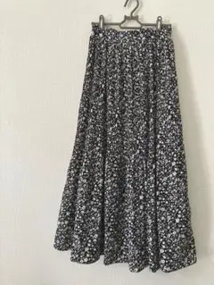小花柄 ロングスカート プリーツスカート フレアスカート ブラック M