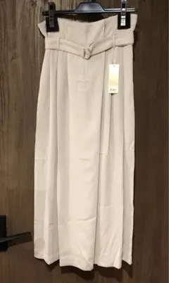 【新品】mysty woman ベルト付きワイドパンツ(ベージュ)