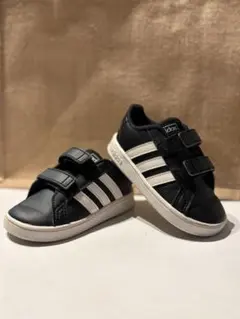 adidas ベビー スニーカー ブラック/ホワイト