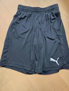 PUMA ブラック ハーフパンツ