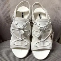 Item thumbnail for item 29a3224a-0d7a-465d-86de-2e7ca92744de