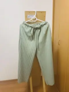 美品 可愛い as know as レディースグリーン ワイドパンツ ストレッチ