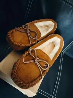 ブラウン スエード モカシン リボン付き