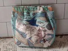 おとぎの国の猫と仲間たち　ハンドメイド　マチ付きポーチ