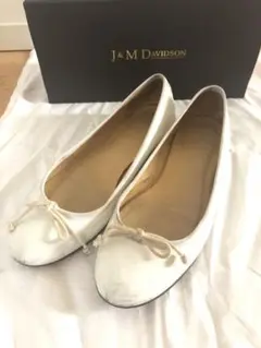 J&M DAVIDSON バレエシューズ　白　37のサムネイル