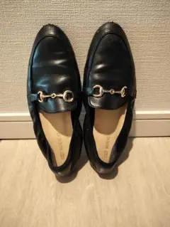 ブラックレザー ローファー ゴールドチェーン