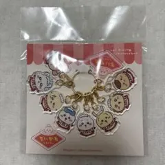 ちいかわレストラン ホールスタッフ集合！なアクリルチャーム