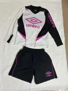 最終値下げ‼️umbro サッカーウェア 上下セット　ジュニア　キッズ　120cmのサムネイル