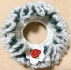 シュシュ（かぎ編み）！クリスマスカラー！ハンドメイドのヘアアクセサリー！ニット