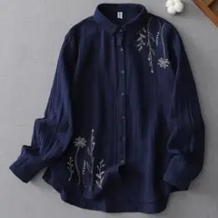 刺繍入りネイビー長袖シャツ　Mサイズ