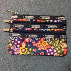 LeSportsac 3ジップポーチ 花柄　　新品未使用のサムネイル