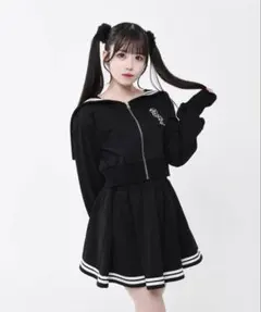 ストーンロゴオーバーサイズラメスウェット pium - メルカリ