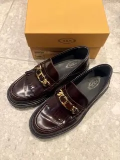 TOD'S フリンジ ローファー ボルドー 36.5タイムレスのサムネイル