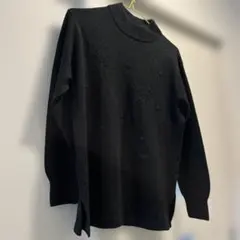 ビーズ装飾 タートルネックセーター 黒