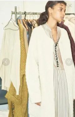 TOTAYFUL アウター　ニット　ロング　白　ベージュ