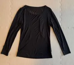 ユニクロ　黒の長袖ラウンドネックトップス　S