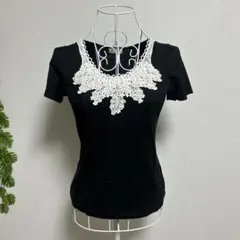 エル・M 半袖Tシャツ ブラック 刺繍 ビジュ付き スリムフィットのサムネイル