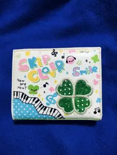 カラフルな二つ折り財布