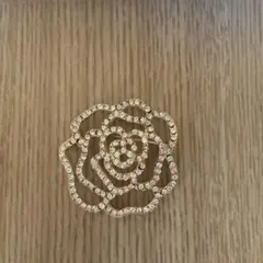 ブローチ　薔薇　花