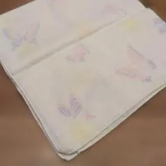 メルカリ最安値価格！蝶模様のガーゼハンカチ