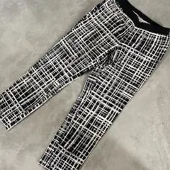 美品 オンワード 自由区 モノトーン チェック柄 パンツのサムネイル