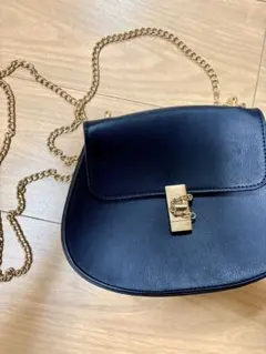 チェーンショルダーバッグ ブラック ゴールド金具 ミニバッグ