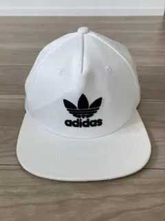 adidas originals白 ロゴキャップ　帽子