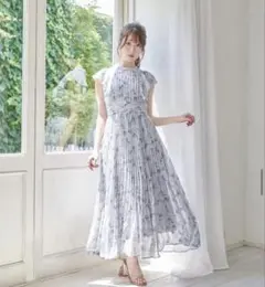 Rosé Muse pleats floral print dress - メルカリ