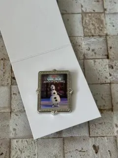 ディズニーオンアイス　ピンバッジ　オラフ