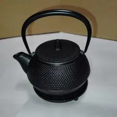 未使用品】南部鉄器 岩鋳 IWACHU 鉄急須 茶こし付き 梅・縦筋模様