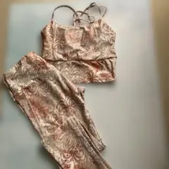 スポーツブラとレギンスセット