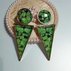 大ぶり 派手 ストーン ピアス