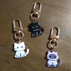 【新品】猫のキャラクターキーホルダー3個セットa