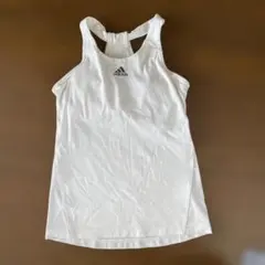 アディダス　カップ付きタンクトップ